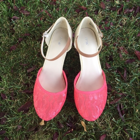 Apt 9 coral lace cork wedges - Picture 2 of 4